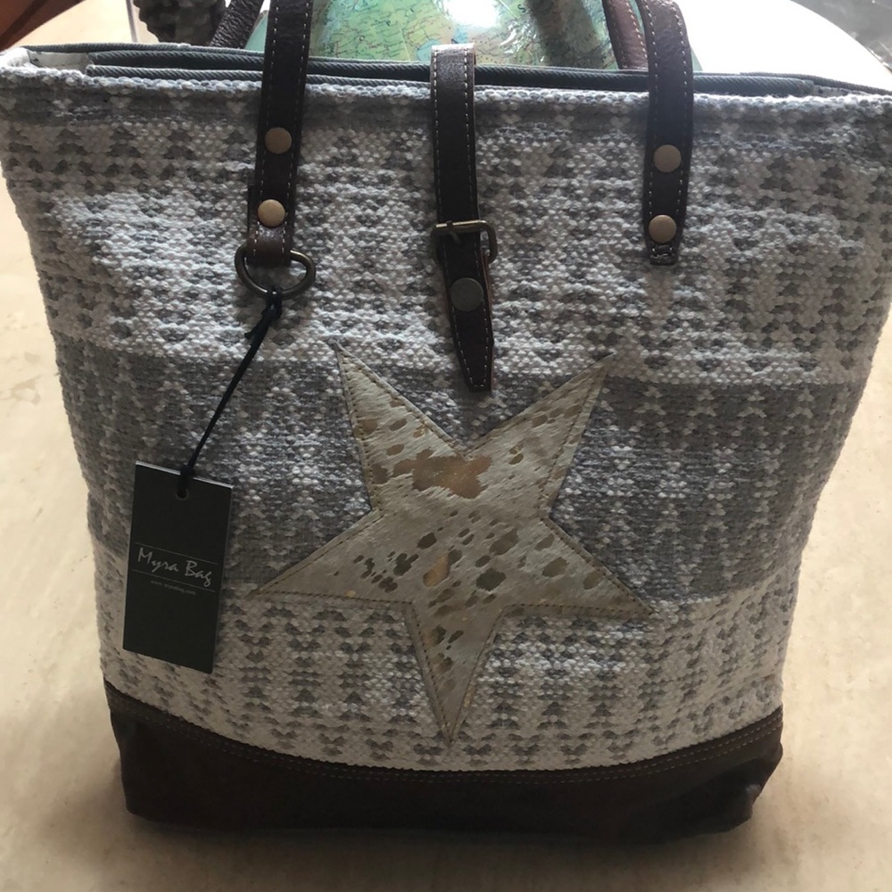 Tote bag w/ star & sparkly gold design